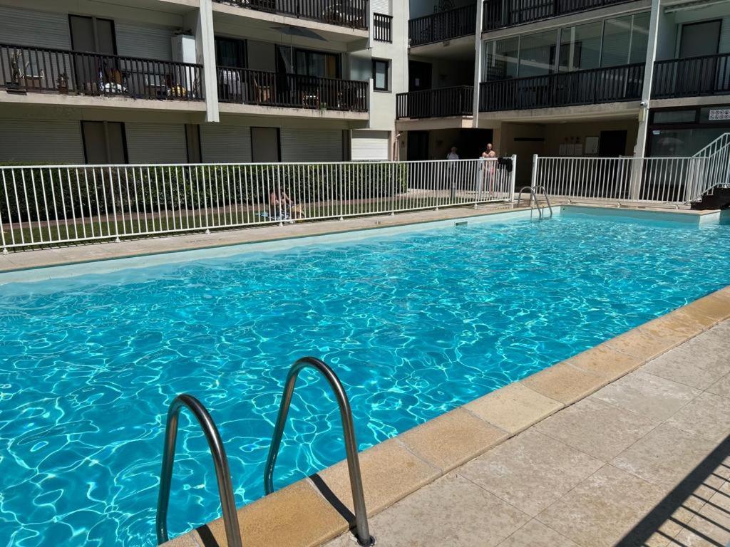 شقة Le Cosy Avec Piscine, Balcon Et Parking تروفيي سور مير المظهر الخارجي الصورة